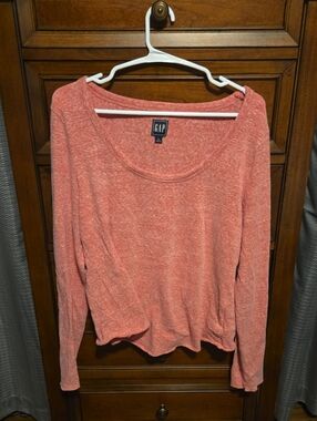 GAP Coral Heather Long-Sleeve Scoop Neck Tee